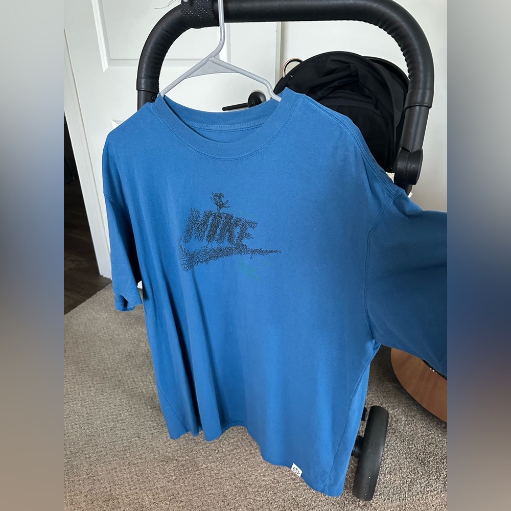 Nike Men's Short Sleeve Tee in Blue
